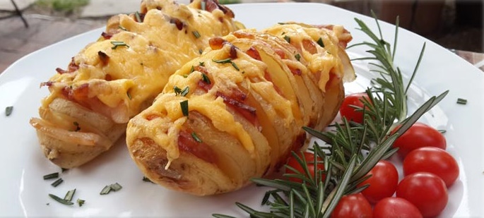 Batata com bacon e queijo