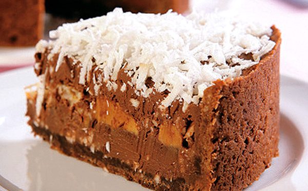 Torta cremosa de doce de leite com chocolate